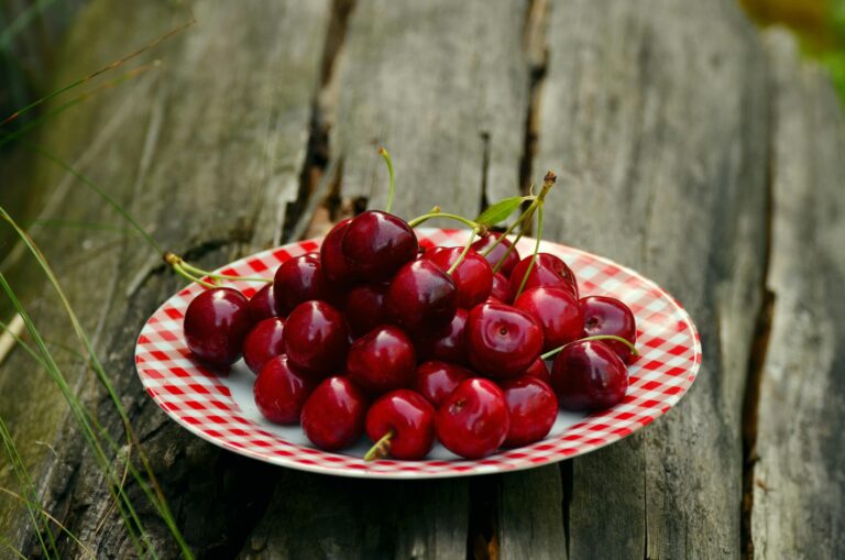 Faa’iidooyinka Caafimaad ee Cherry